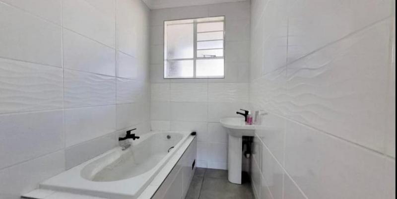 3 Bedroom Property for Sale in South Crest Gauteng