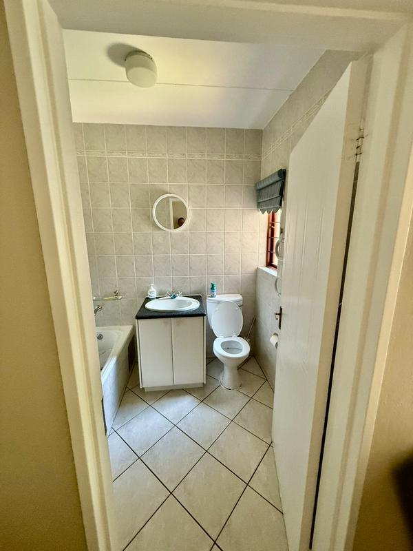 To Let 4 Bedroom Property for Rent in Sandringham Gauteng