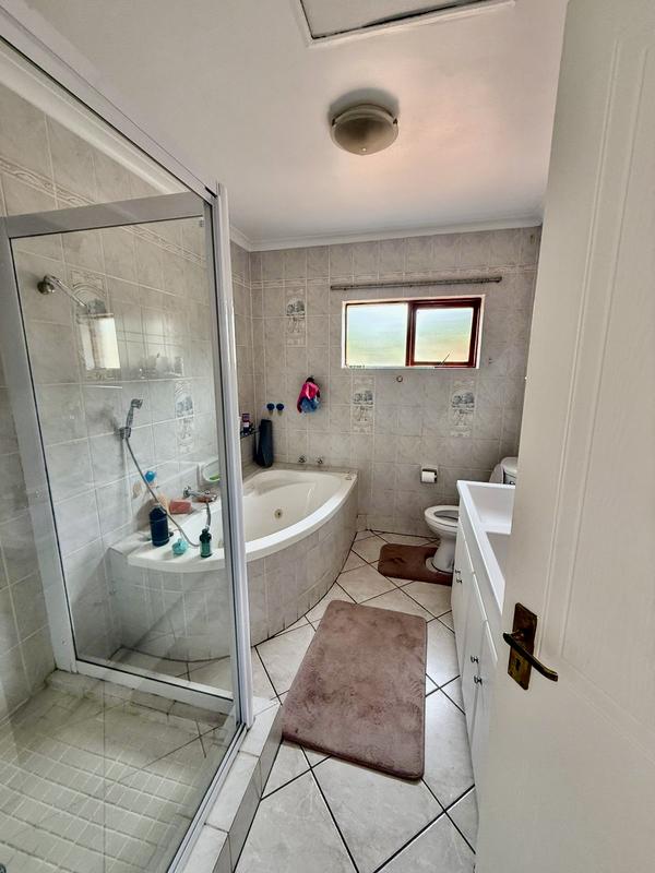 To Let 4 Bedroom Property for Rent in Sandringham Gauteng