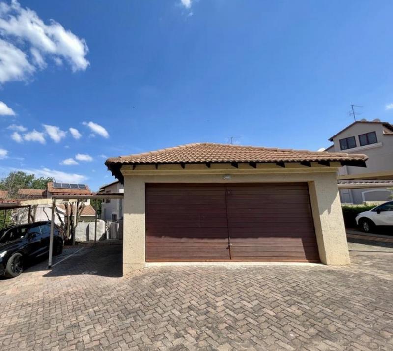To Let 4 Bedroom Property for Rent in Sandringham Gauteng