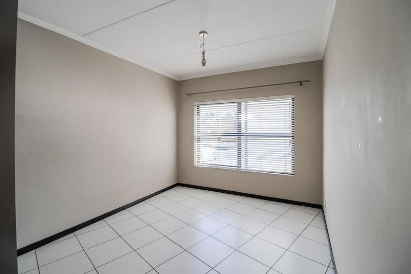 2 Bedroom Property for Sale in Greenstone Hill Gauteng