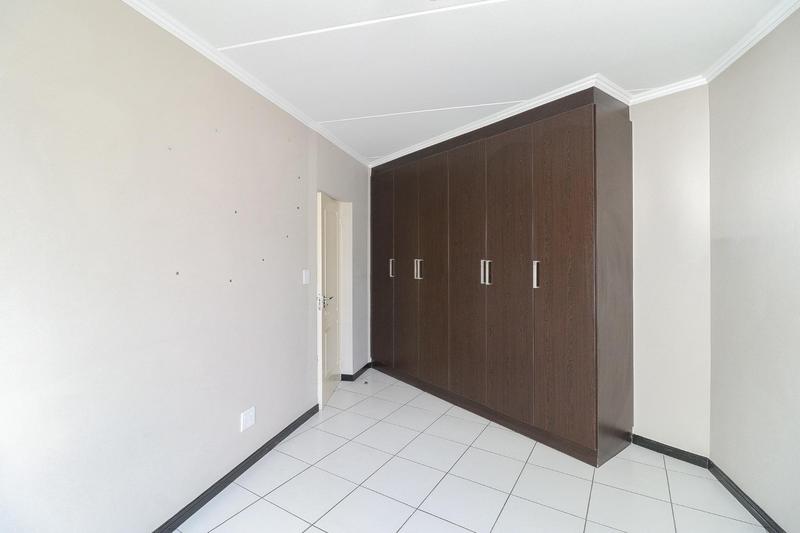 2 Bedroom Property for Sale in Greenstone Hill Gauteng