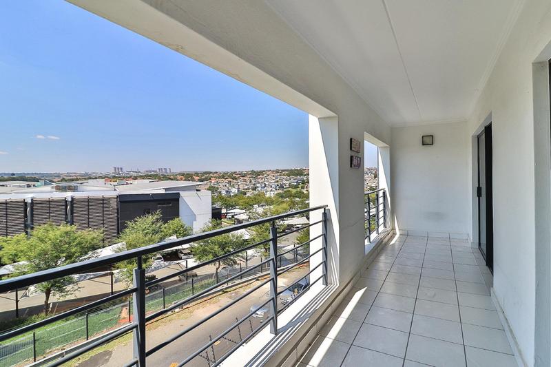 2 Bedroom Property for Sale in Greenstone Hill Gauteng
