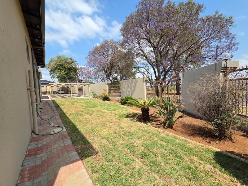 To Let 2 Bedroom Property for Rent in Erasmia Gauteng