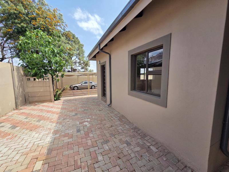To Let 2 Bedroom Property for Rent in Erasmia Gauteng
