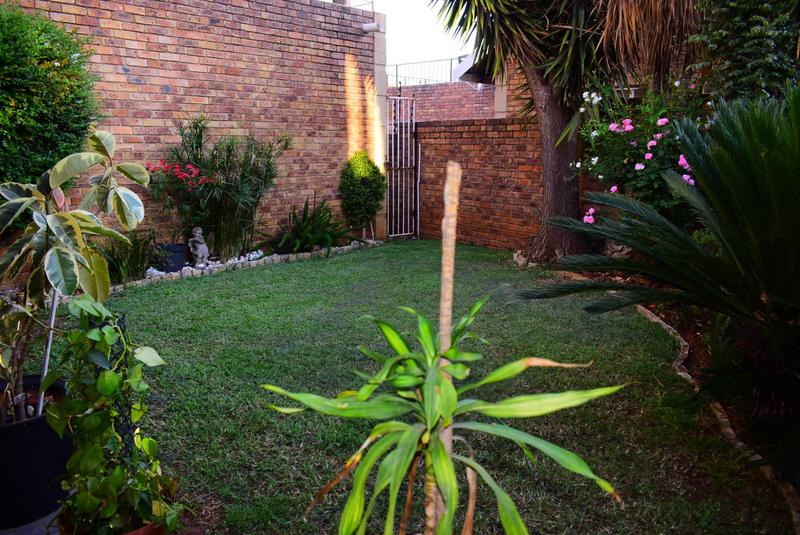 3 Bedroom Property for Sale in Edleen Gauteng