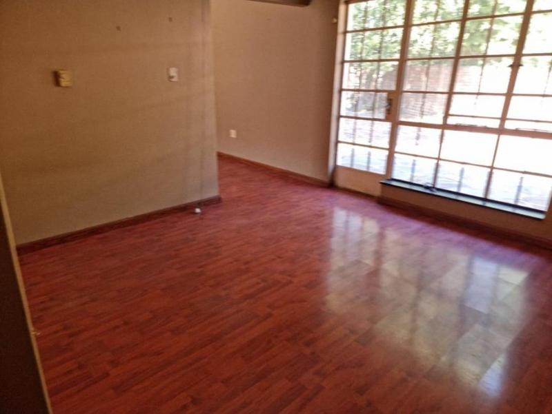To Let 4 Bedroom Property for Rent in Gallo Manor Gauteng