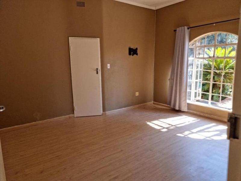 To Let 4 Bedroom Property for Rent in Gallo Manor Gauteng