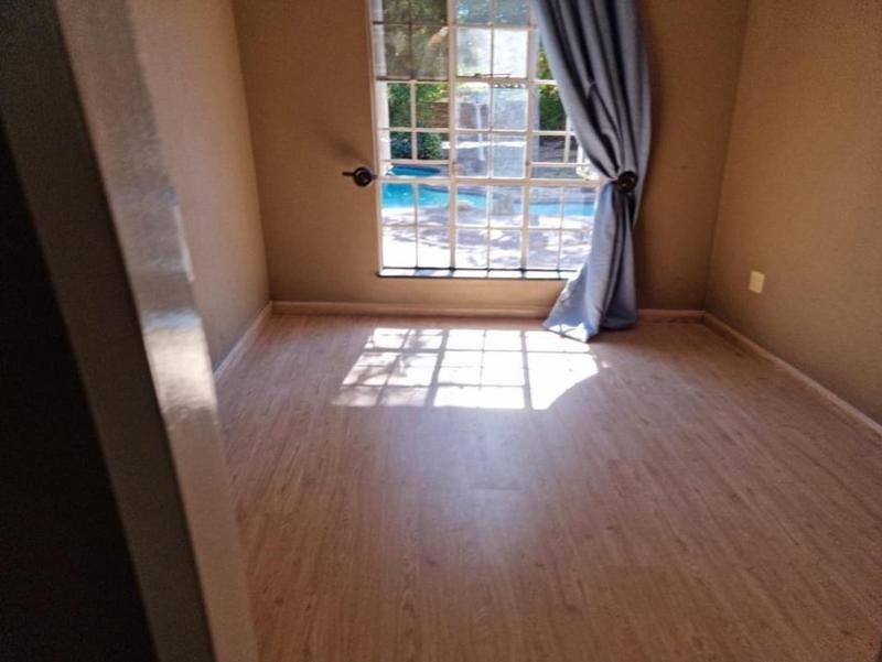 To Let 4 Bedroom Property for Rent in Gallo Manor Gauteng
