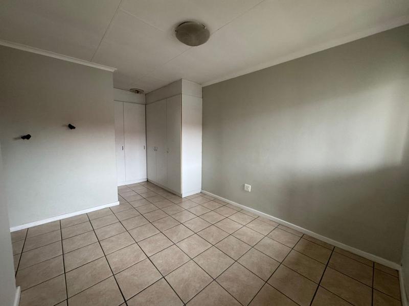To Let 1 Bedroom Property for Rent in Noordhang Gauteng