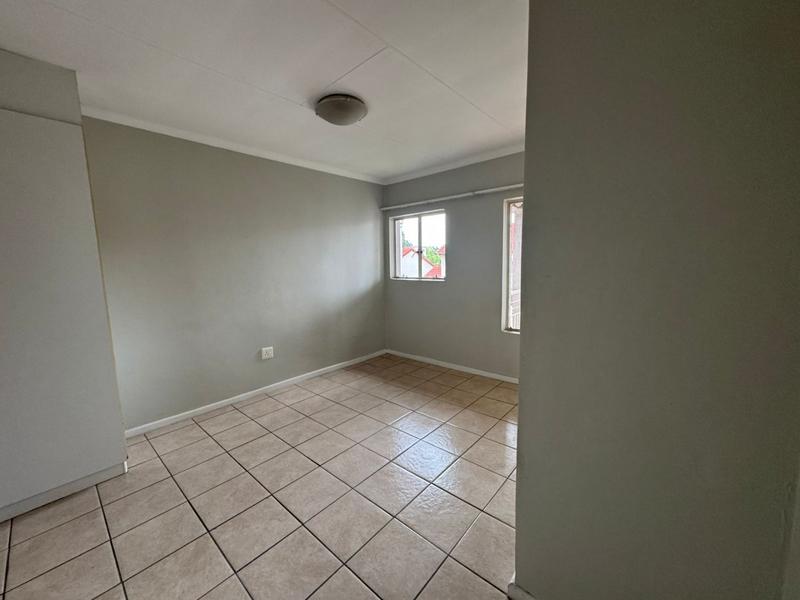 To Let 1 Bedroom Property for Rent in Noordhang Gauteng