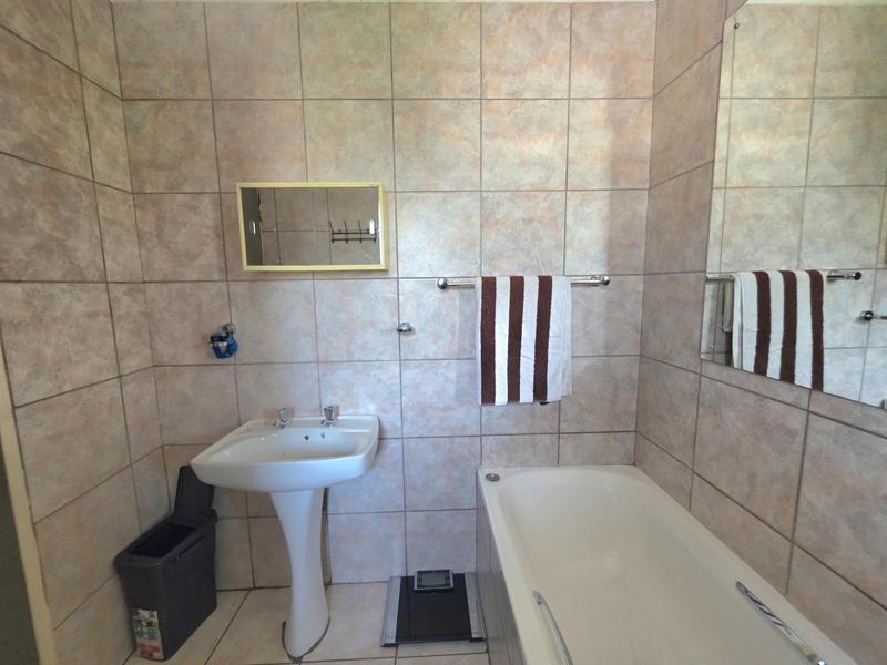 2 Bedroom Property for Sale in Freeway Park Gauteng
