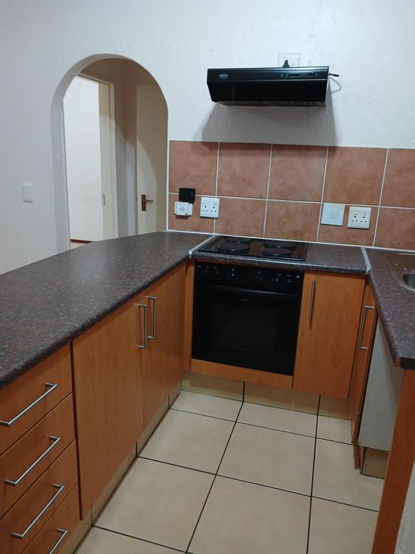 To Let 1 Bedroom Property for Rent in Lonehill Gauteng