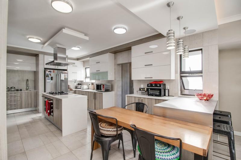 To Let 4 Bedroom Property for Rent in Dainfern Golf Estate Gauteng