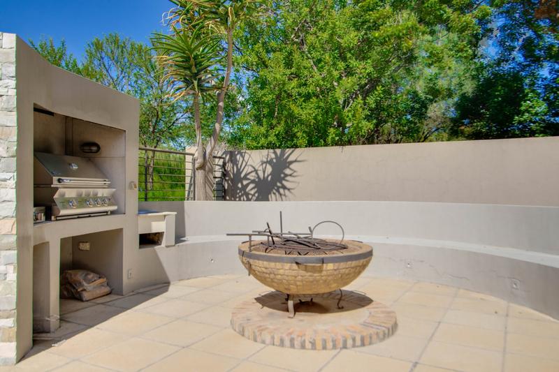 To Let 4 Bedroom Property for Rent in Dainfern Golf Estate Gauteng