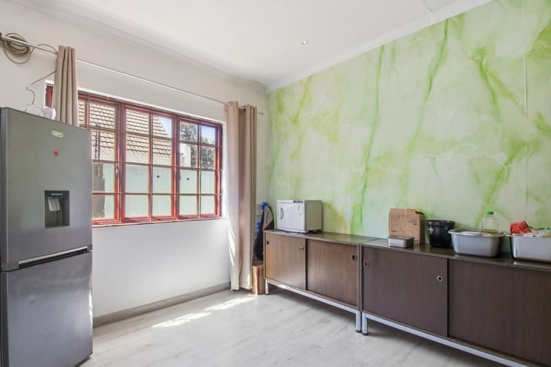 6 Bedroom Property for Sale in Paulshof Gauteng