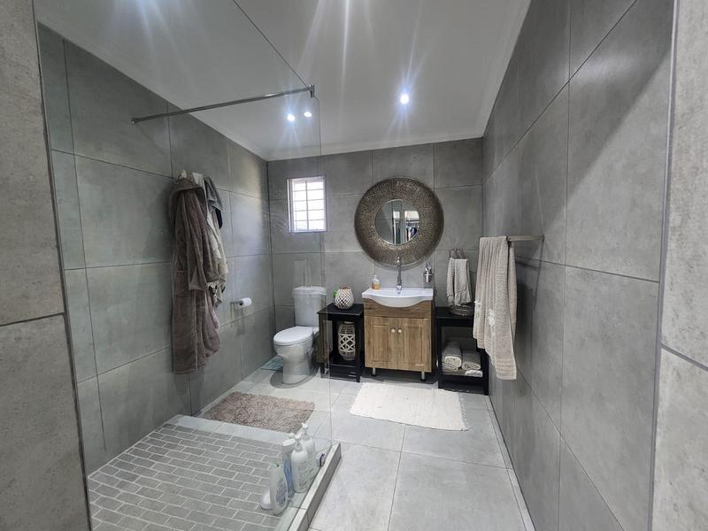 5 Bedroom Property for Sale in Capital Park Gauteng