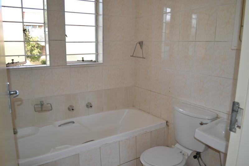 2 Bedroom Property for Sale in Kenmare Gauteng