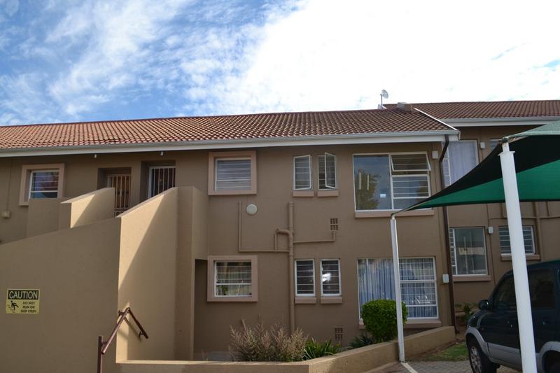 2 Bedroom Property for Sale in Kenmare Gauteng