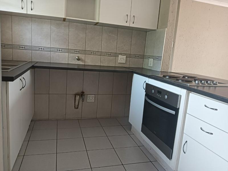 2 Bedroom Property for Sale in Kenmare Gauteng