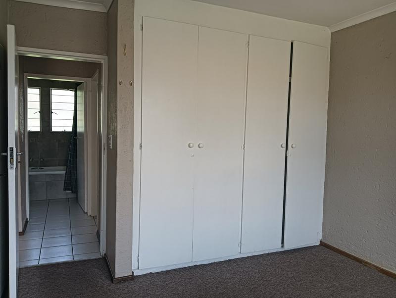 2 Bedroom Property for Sale in Kenmare Gauteng