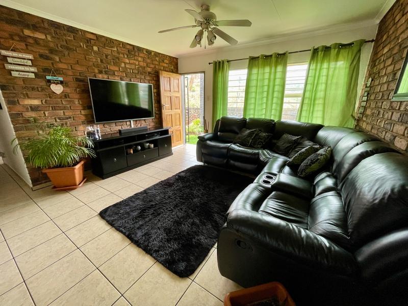 3 Bedroom Property for Sale in Rangeview Gauteng