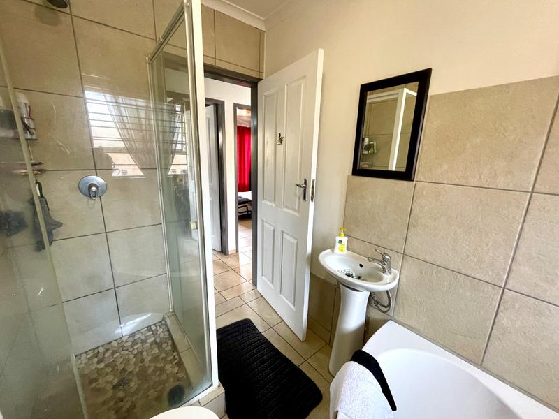 3 Bedroom Property for Sale in Rangeview Gauteng