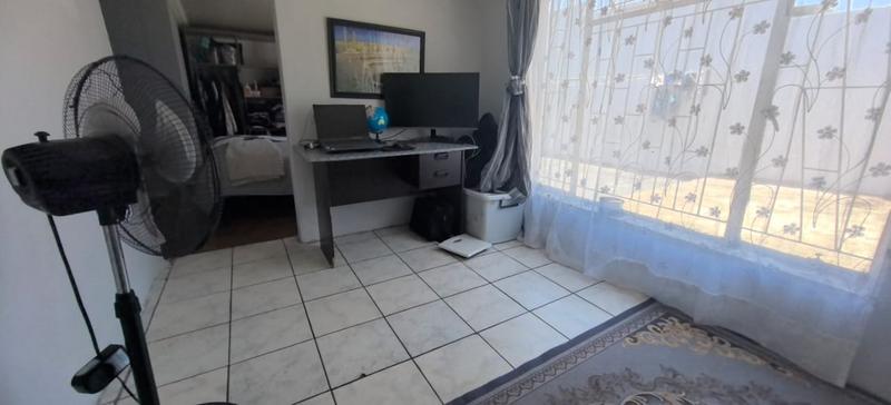4 Bedroom Property for Sale in Sophiatown Gauteng