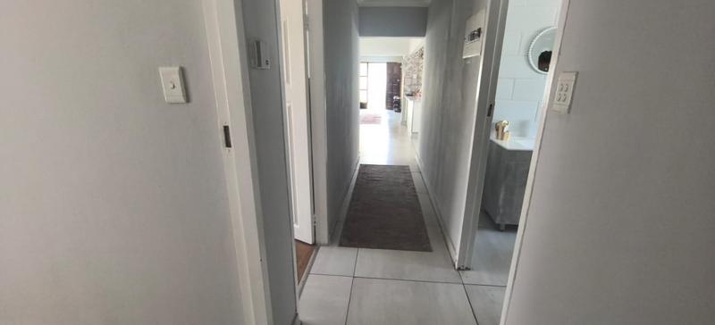 4 Bedroom Property for Sale in Sophiatown Gauteng
