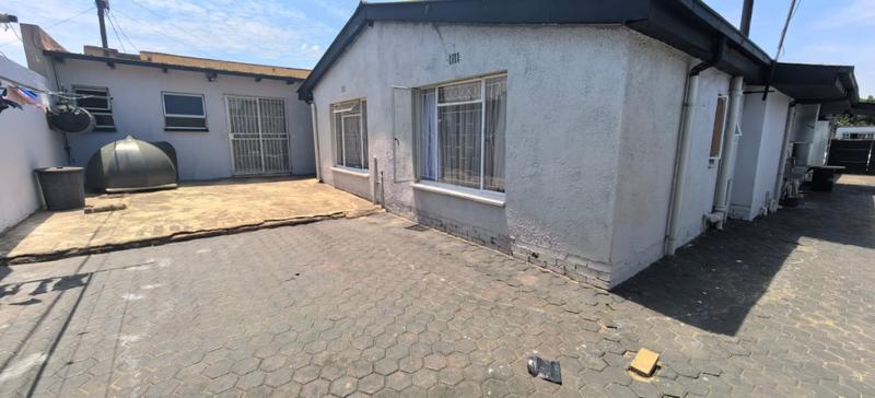 4 Bedroom Property for Sale in Sophiatown Gauteng