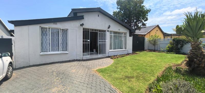 4 Bedroom Property for Sale in Sophiatown Gauteng