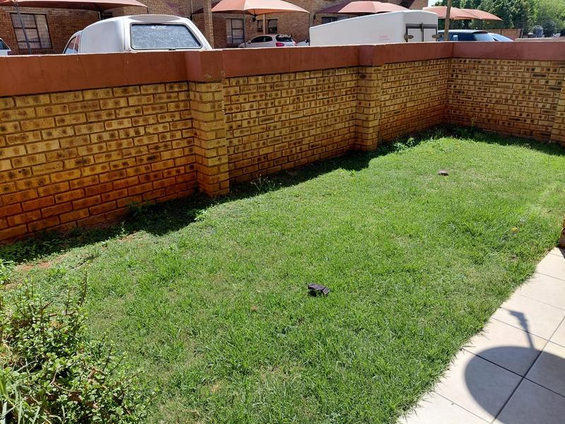 To Let 2 Bedroom Property for Rent in Dalpark Gauteng