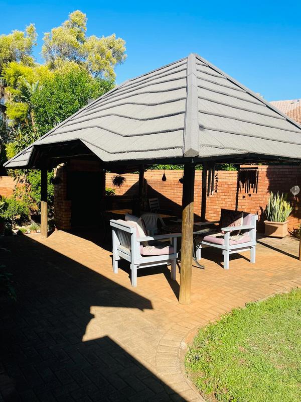 4 Bedroom Property for Sale in Zwartkop Gauteng