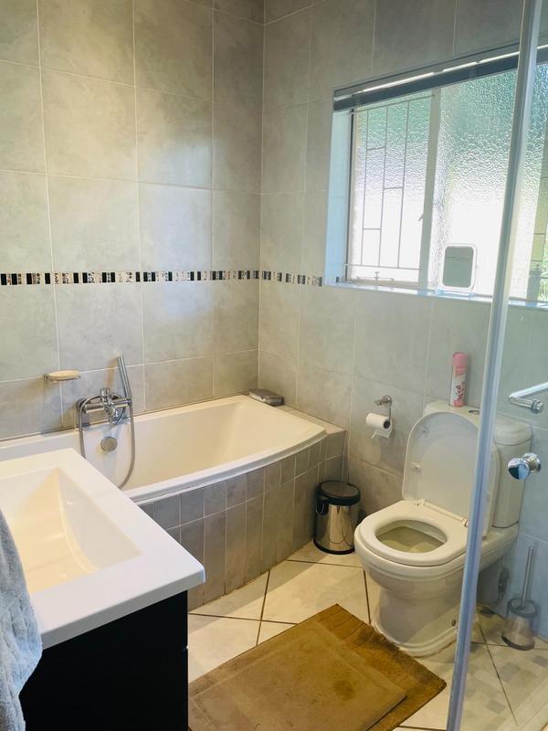 4 Bedroom Property for Sale in Zwartkop Gauteng
