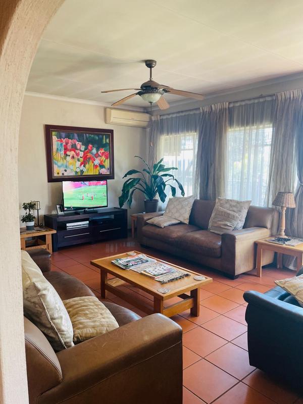 4 Bedroom Property for Sale in Zwartkop Gauteng