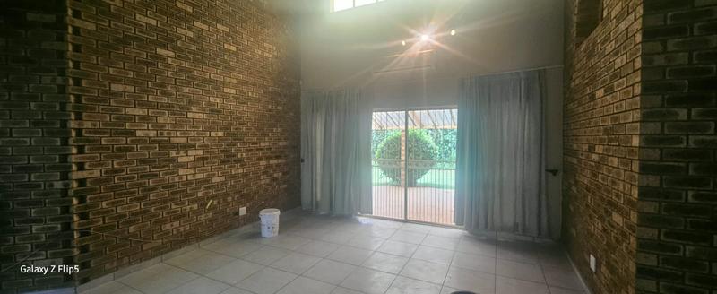 To Let 3 Bedroom Property for Rent in Greenhills Gauteng