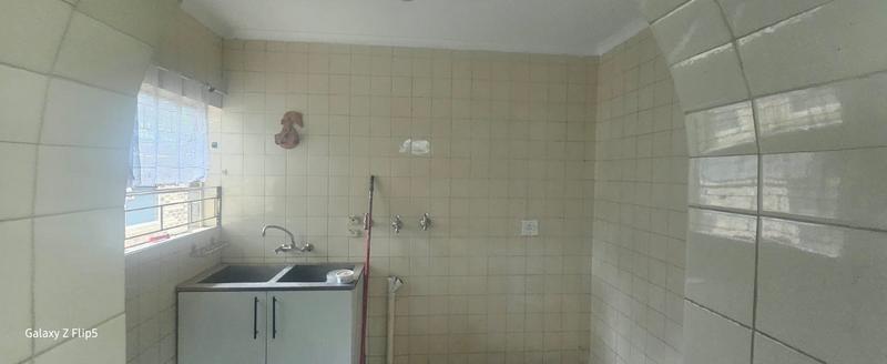 To Let 3 Bedroom Property for Rent in Greenhills Gauteng