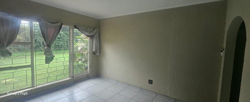 To Let 3 Bedroom Property for Rent in Greenhills Gauteng