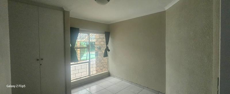 To Let 3 Bedroom Property for Rent in Greenhills Gauteng