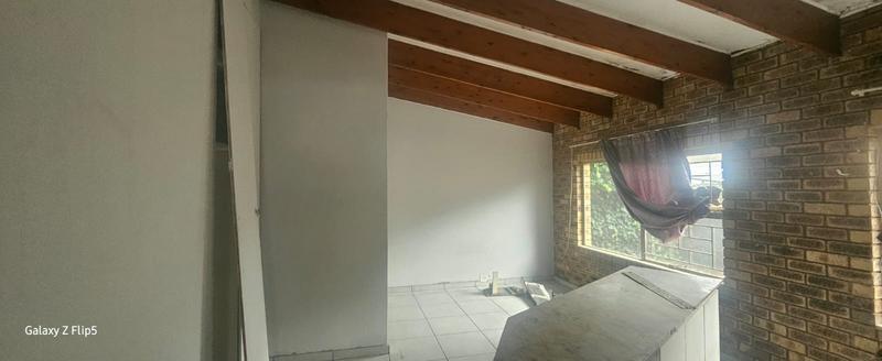 To Let 3 Bedroom Property for Rent in Greenhills Gauteng