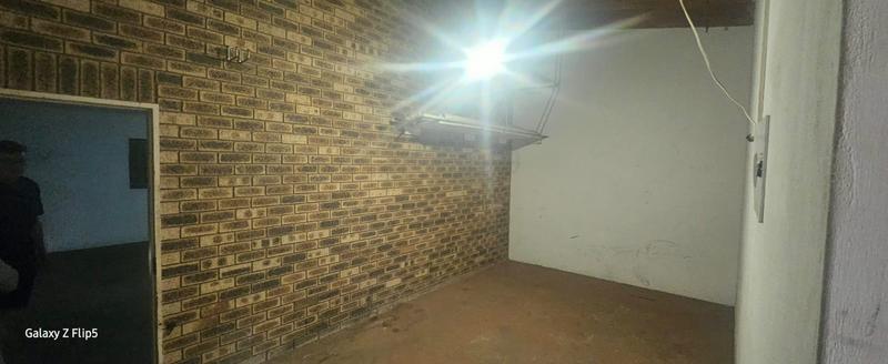 To Let 3 Bedroom Property for Rent in Greenhills Gauteng