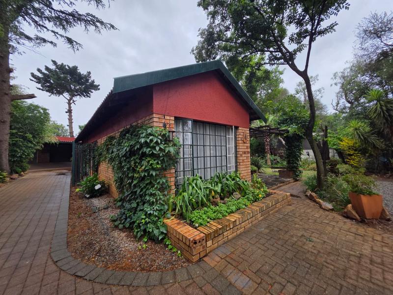 3 Bedroom Property for Sale in Helikonpark Gauteng