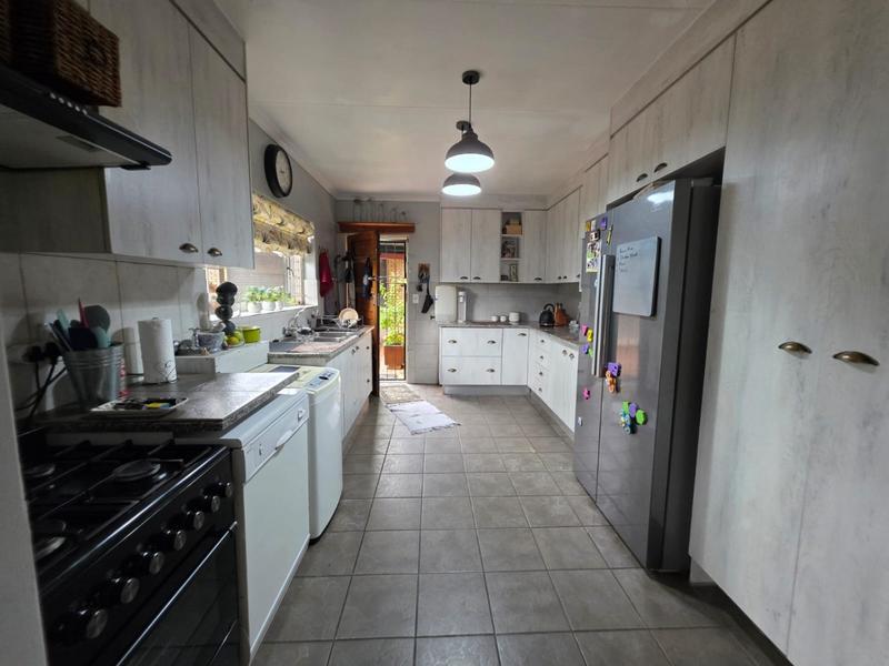 3 Bedroom Property for Sale in Helikonpark Gauteng