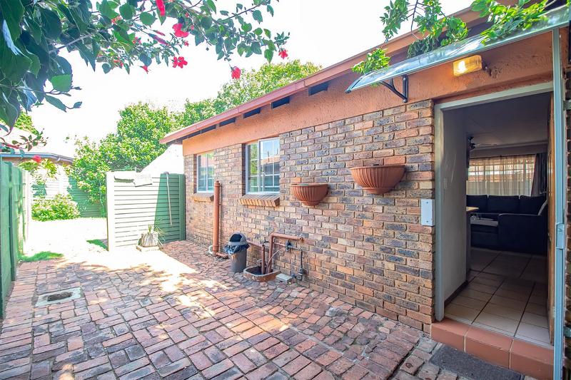 2 Bedroom Property for Sale in Doornpoort Gauteng