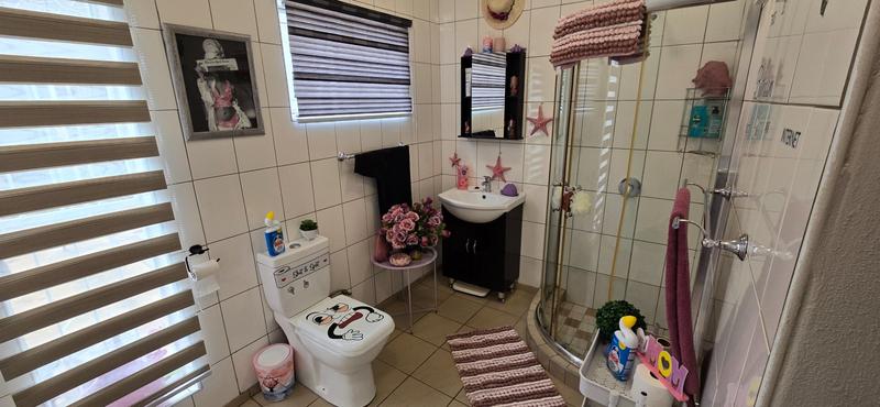 4 Bedroom Property for Sale in Dorandia Gauteng