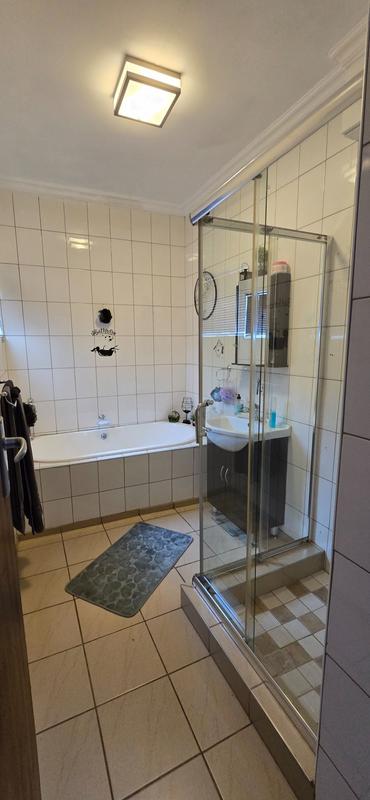 4 Bedroom Property for Sale in Dorandia Gauteng