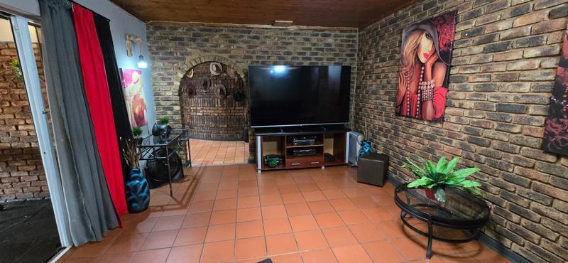 4 Bedroom Property for Sale in Dorandia Gauteng