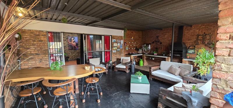 4 Bedroom Property for Sale in Dorandia Gauteng