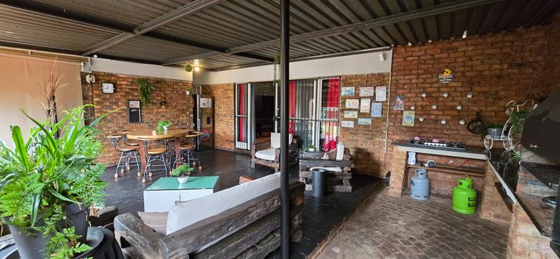 4 Bedroom Property for Sale in Dorandia Gauteng