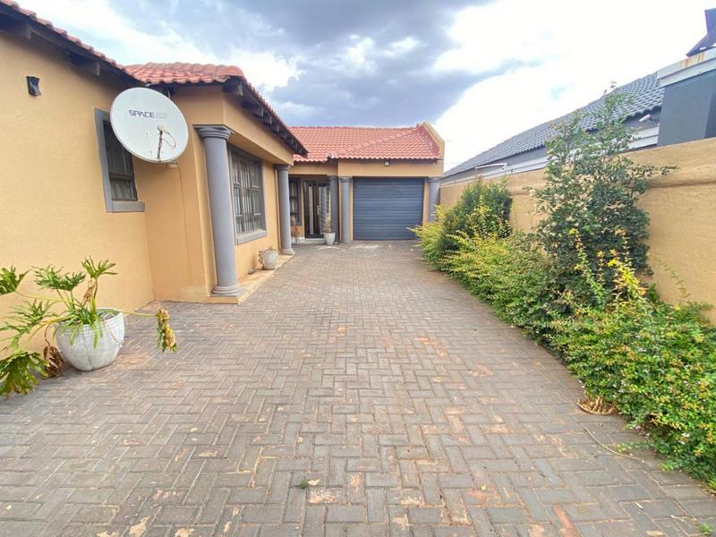 3 Bedroom Property for Sale in Protea Glen Gauteng